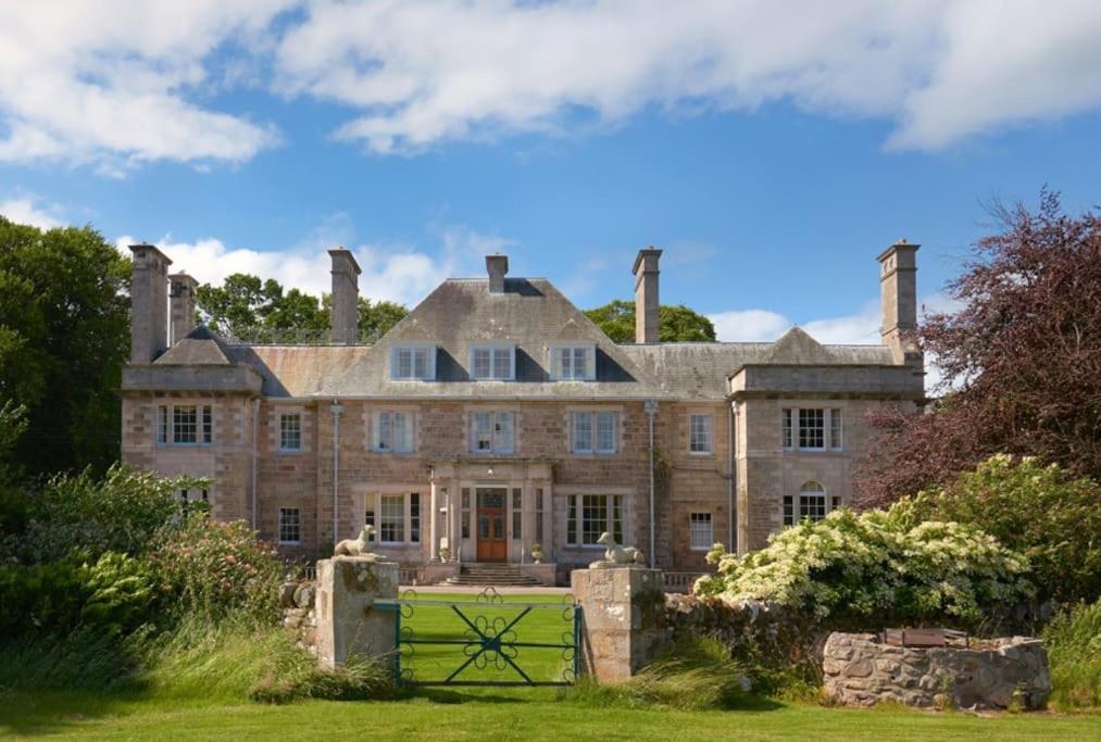 Idyllic 12 Bedroom Country Home Forres Exterior photo